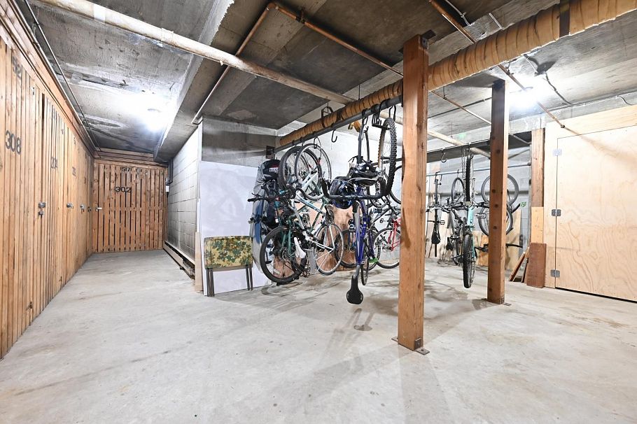 111 2190 W 7 Avenue Vancouver, BC - 29