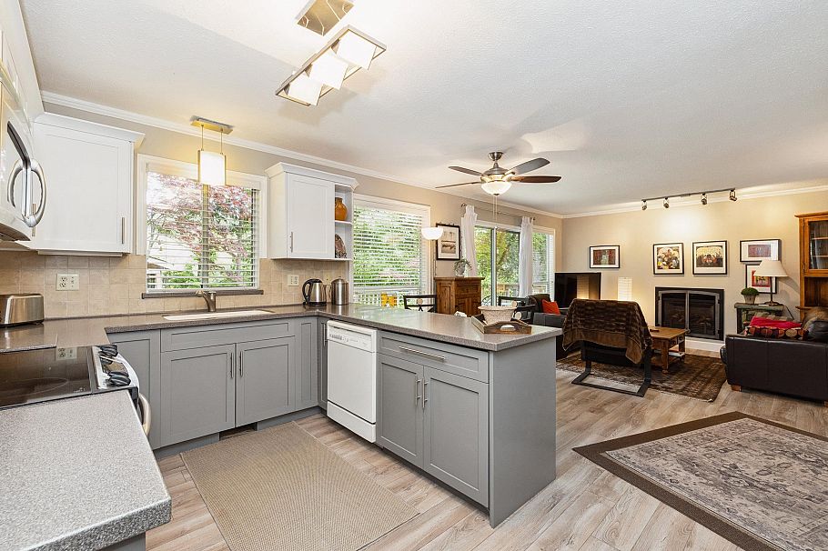 4728 Underwood Avenue North Vancouver, BC - 11