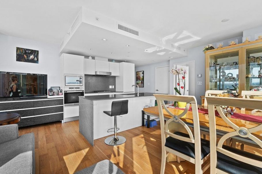 1708 8555 Granville Street Vancouver, BC - 8