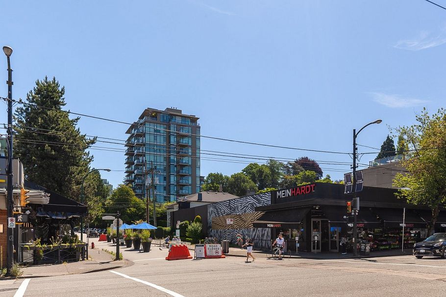304 1352 W 10th Avenue Vancouver, BC - 23