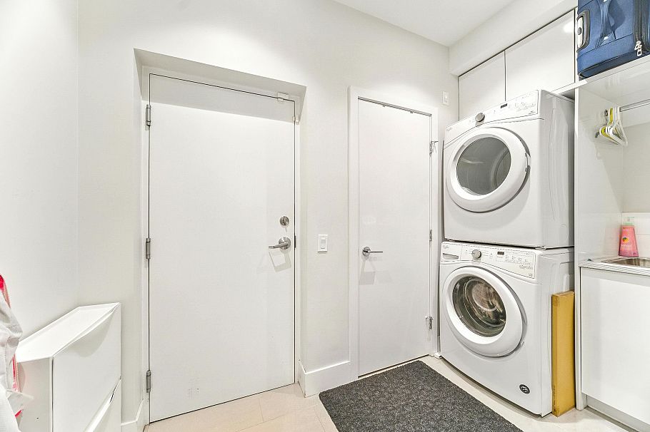 276 W 62nd Avenue Vancouver, BC - 9