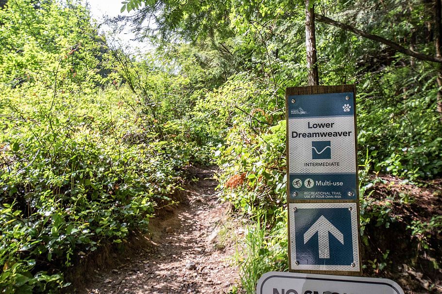 3875 Regent Avenue North Vancouver, BC - 33