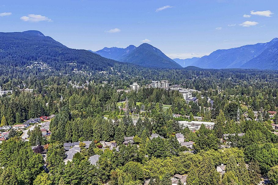 49 1910 Cedar Village Crescent North Vancouver, BC - 38