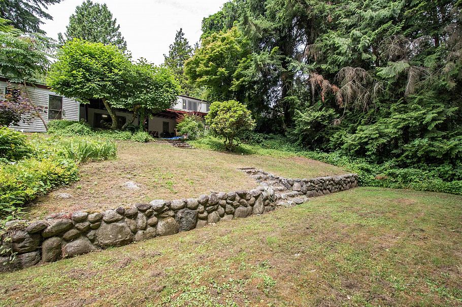 1852 Appin Road North Vancouver, BC - 31
