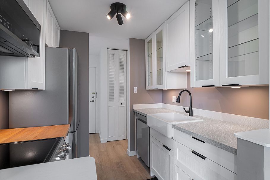 303 444 Lonsdale Avenue North Vancouver, BC - 13