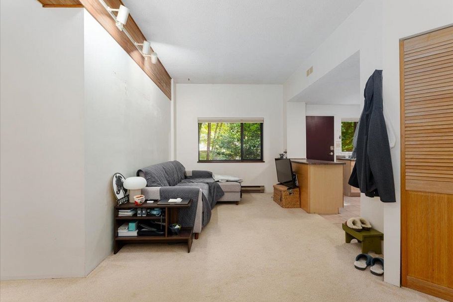 277 E Braemar Road North Vancouver, BC - 28