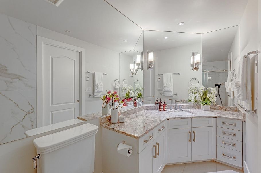 110 1328 Marinaside Crescent Vancouver, BC - 26