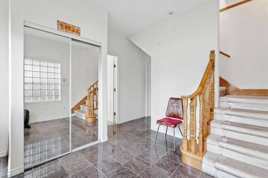 3056 Adanac Street Vancouver, BC - 2