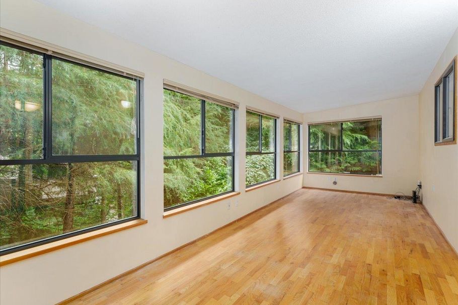 277 E Braemar Road North Vancouver, BC - 8