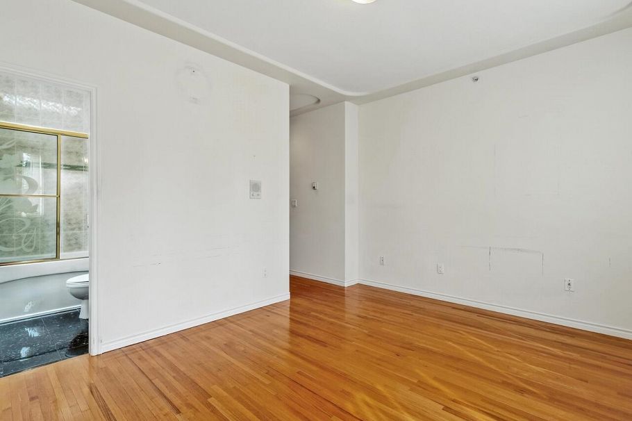 3056 Adanac Street Vancouver, BC - 8