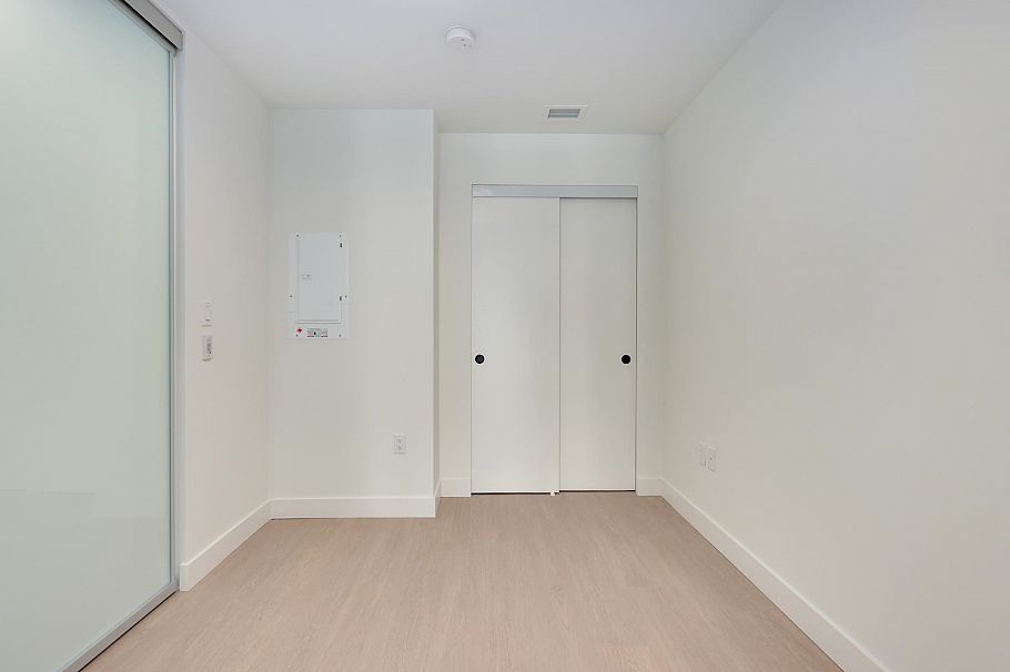 564 422 E 3rd Street North Vancouver, BC - 13