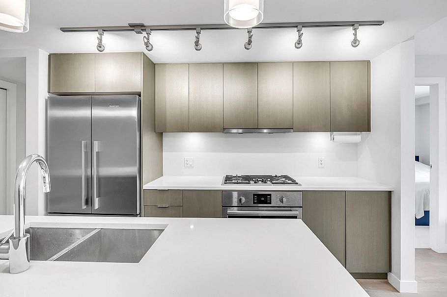 311 5555 Dunbar Street Vancouver, BC - 3