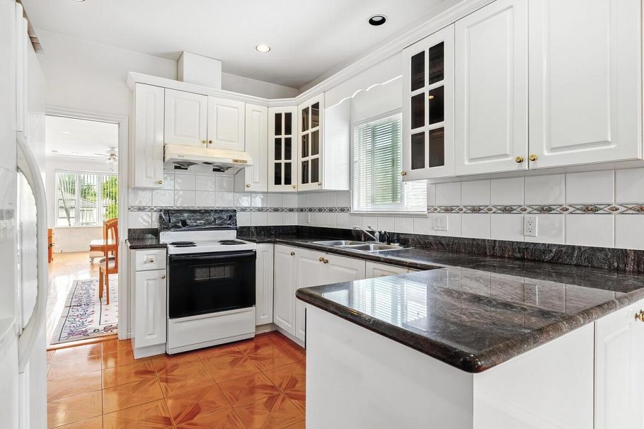 3056 Adanac Street Vancouver, BC - 7