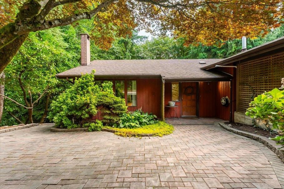 277 E Braemar Road North Vancouver, BC - 1