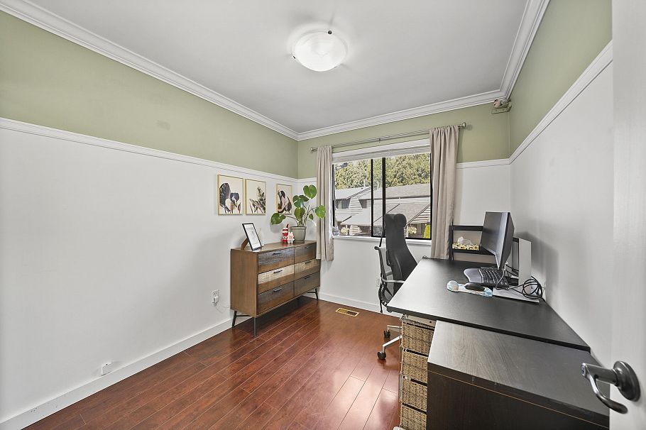 49 1910 Cedar Village Crescent North Vancouver, BC - 25