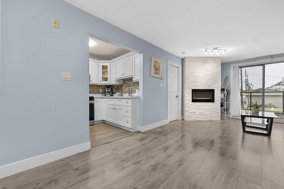 211 5818 Lincoln Street Vancouver, BC - 6