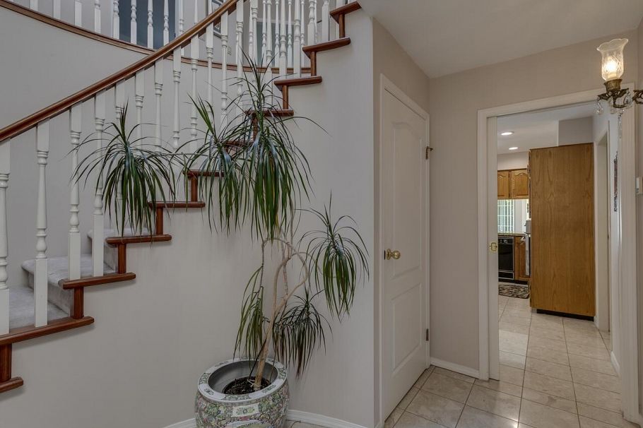 5755 Nancy Greene Way North Vancouver, BC - 12