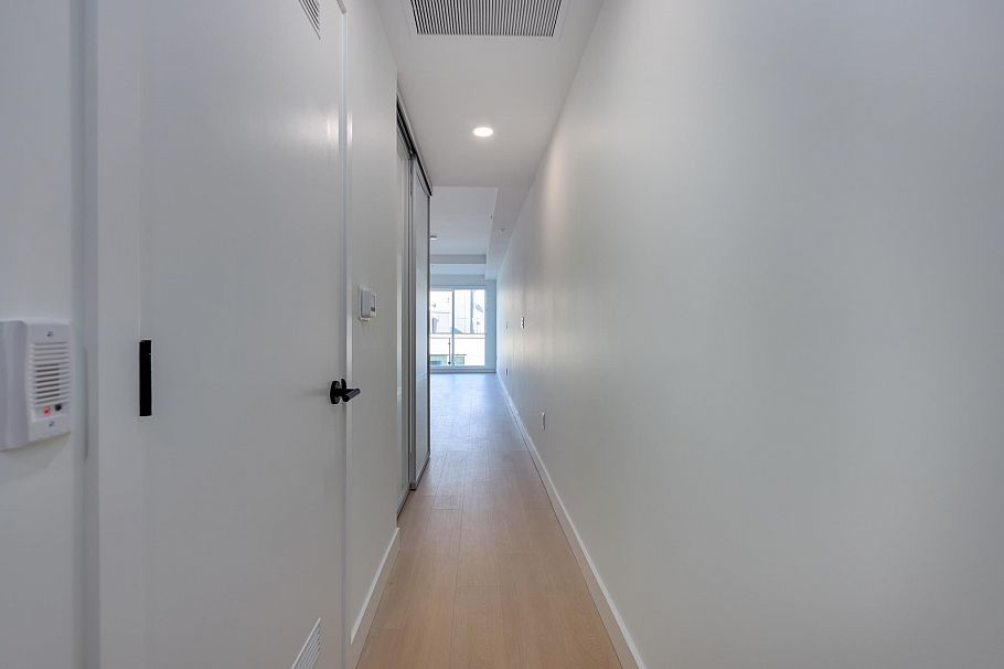 564 422 E 3rd Street North Vancouver, BC - 19