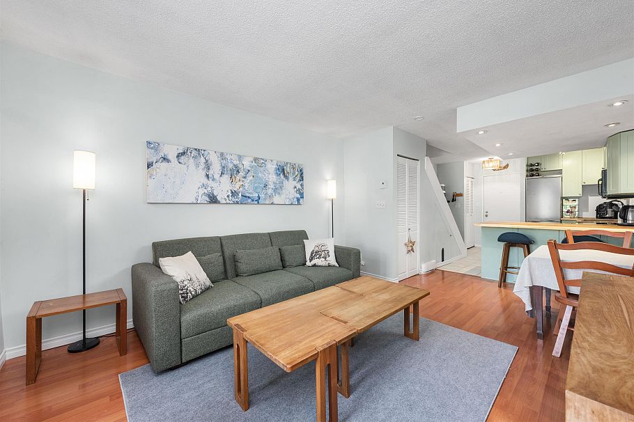 1 719 E 31st Avenue Vancouver, BC - 1