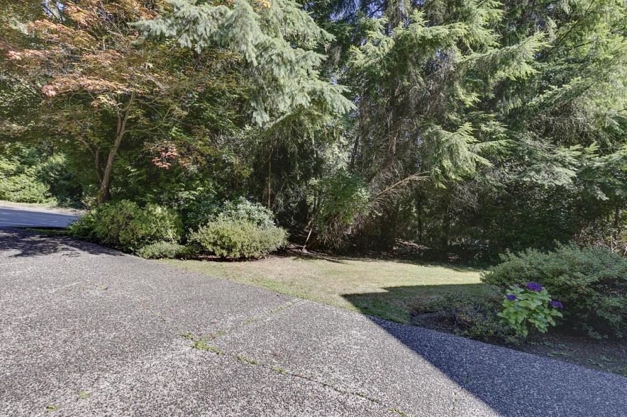 5755 Nancy Greene Way North Vancouver, BC - 6