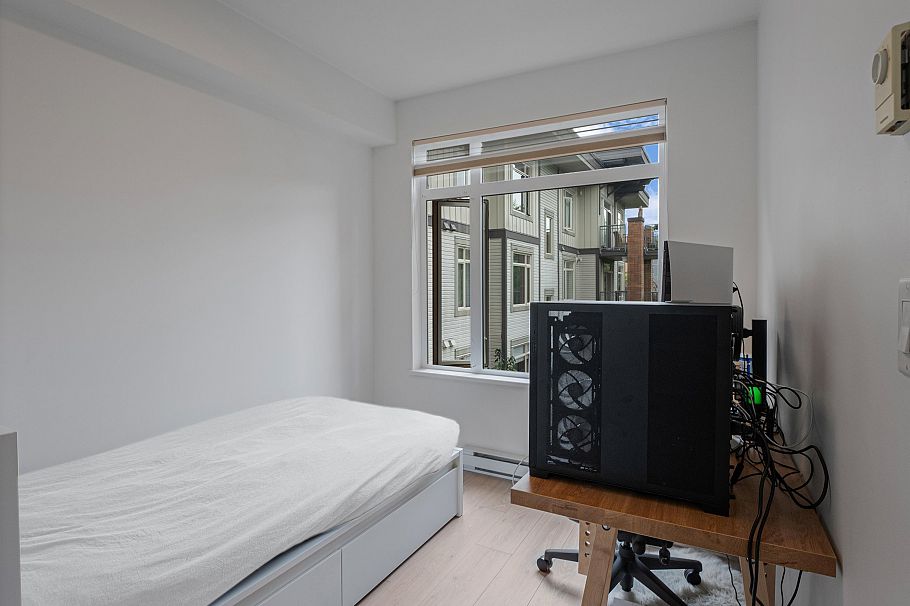 320 2280 Wesbrook Mall Vancouver, BC - 12