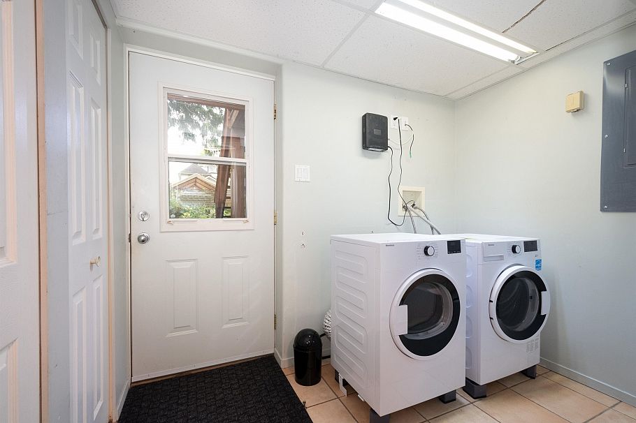 3476 W 13th Avenue Vancouver, BC - 23