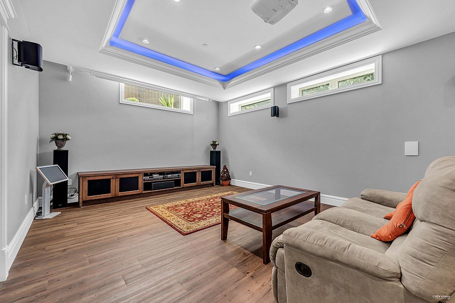 1019 W 47th Avenue Vancouver, BC - 27