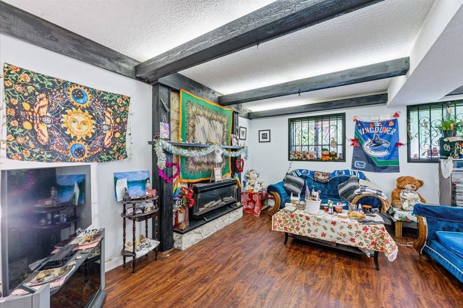 6549 Lancaster Street Vancouver, BC - 40