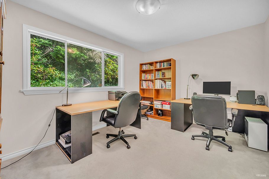 3945 Braemar Place North Vancouver, BC - 19