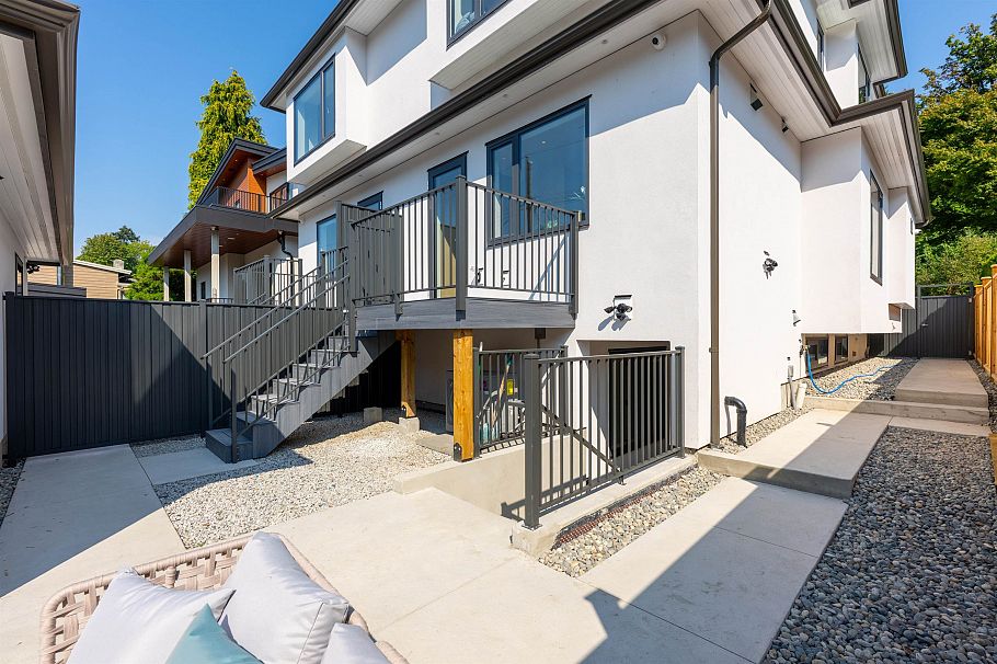 4477 Wallace Street Vancouver, BC - 32