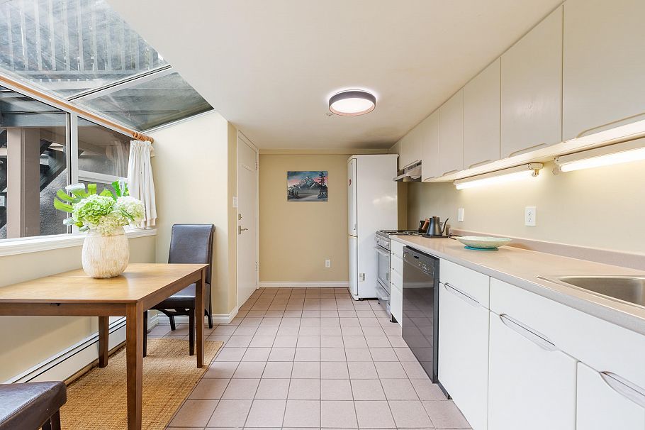 3982 W 35th Avenue Vancouver, BC - 29