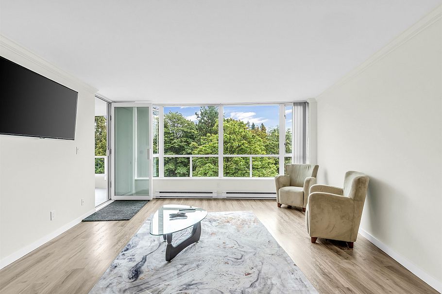 406 995 Roche Point Drive North Vancouver, BC - 2