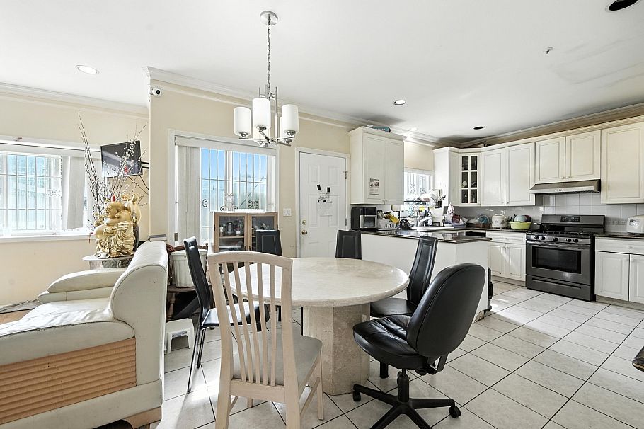 2228 E 40th Avenue Vancouver, BC - 13