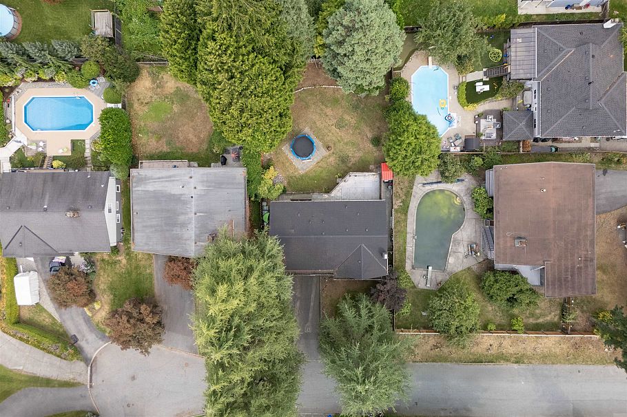 2488 Belloc Street North Vancouver, BC - 29