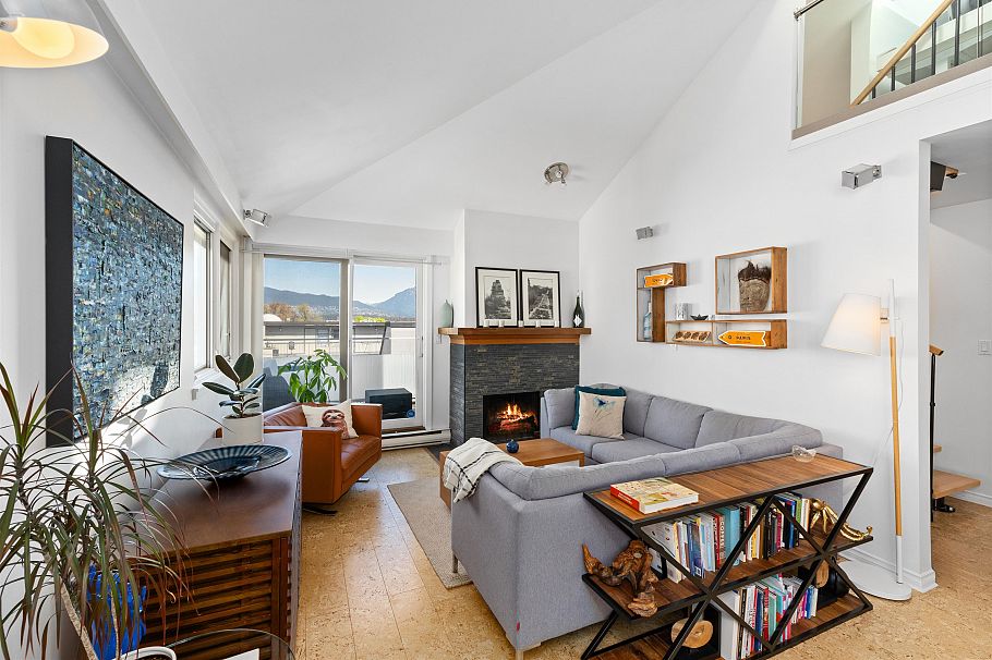 202 1633 Yew Street Vancouver, BC - 4