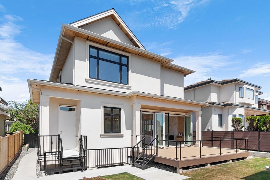 2246 W 20th Avenue Vancouver, BC - 32