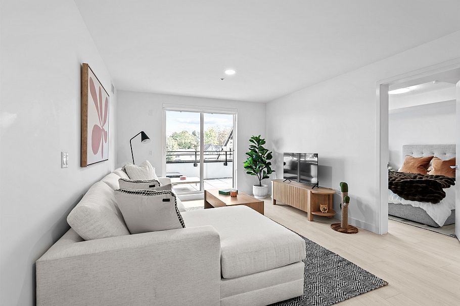 310 2419 Grant Street Vancouver, BC - 3