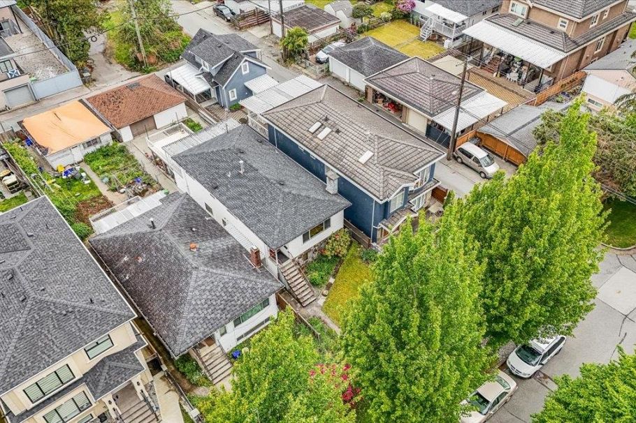 6549 Lancaster Street Vancouver, BC - 6