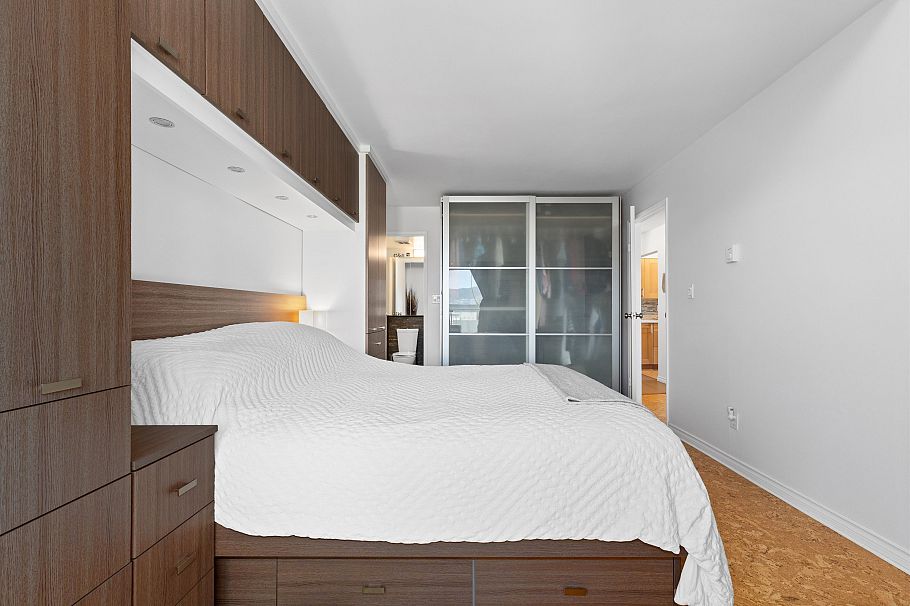 202 1633 Yew Street Vancouver, BC - 10