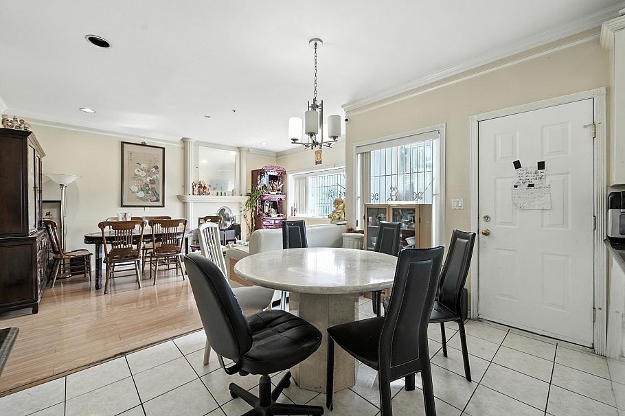 2228 E 40th Avenue Vancouver, BC - 12