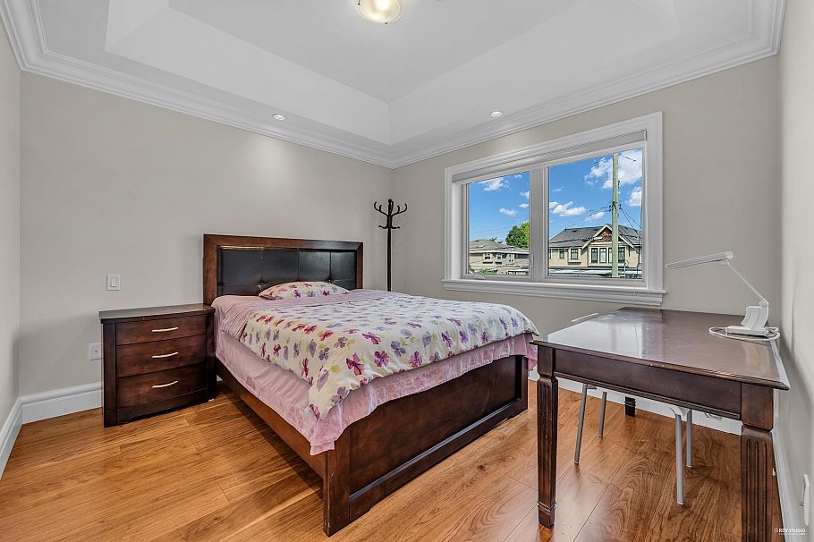 1019 W 47th Avenue Vancouver, BC - 22