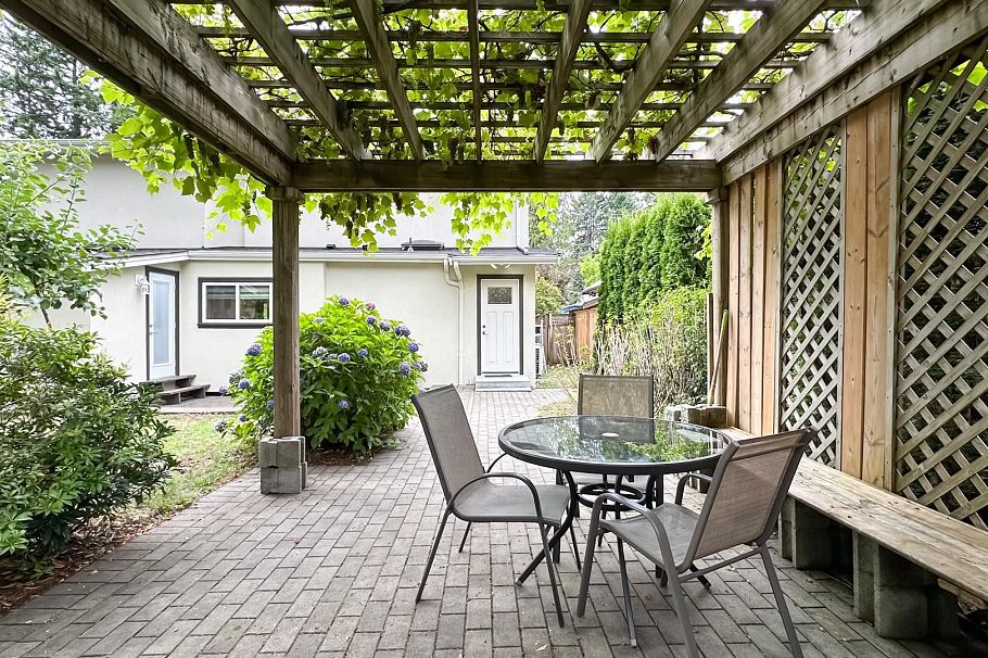 880 W 19th Street North Vancouver, BC - 35