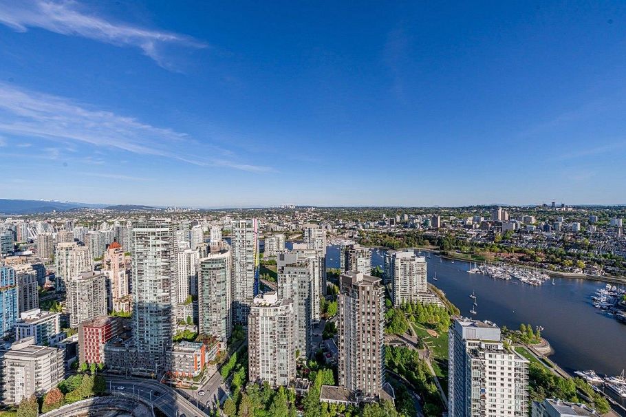 5601 1480 Howe Street Vancouver, BC - 4