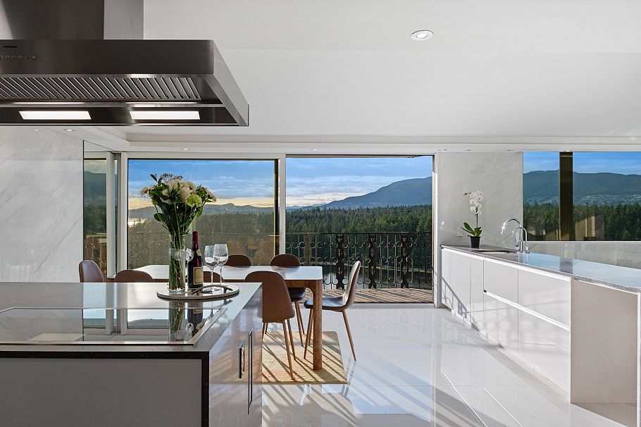 1501 845 Chilco Street Vancouver, BC - 2