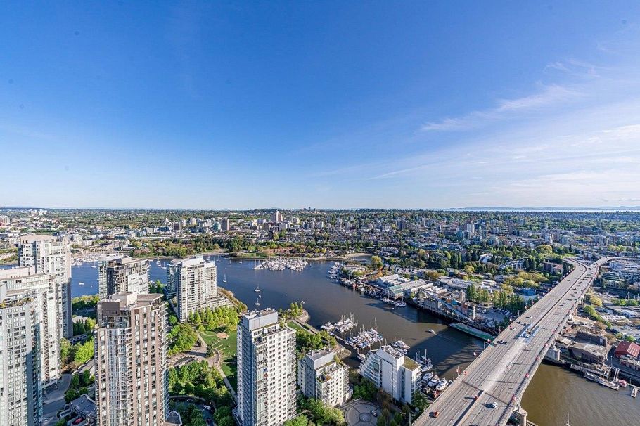 5601 1480 Howe Street Vancouver, BC - 5