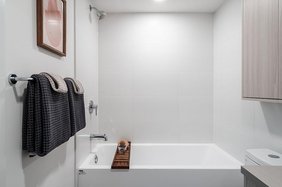 303 2419 Grant Street Vancouver, BC - 26