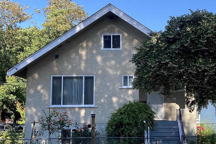 2206 Musqueamview Street Vancouver, BC - 1