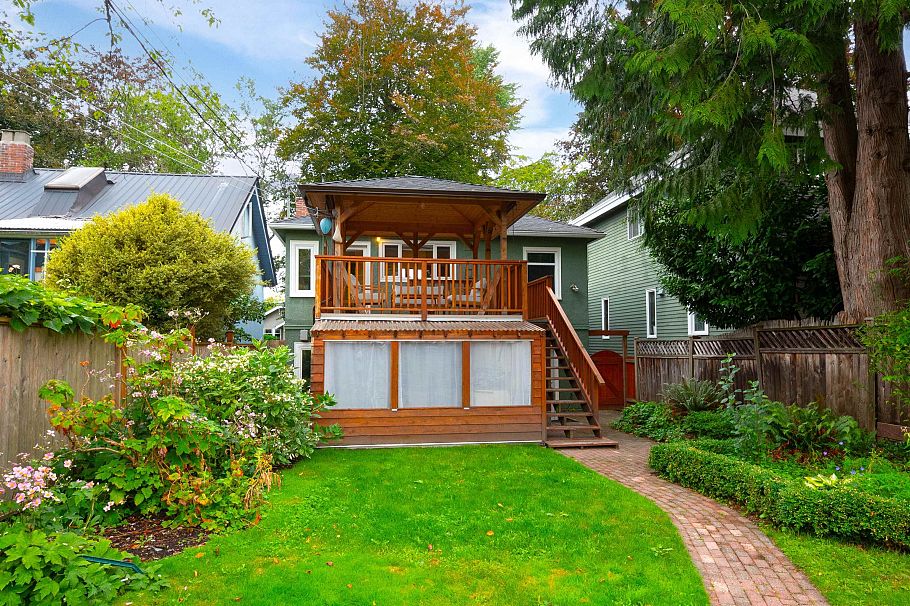3476 W 13th Avenue Vancouver, BC - 24