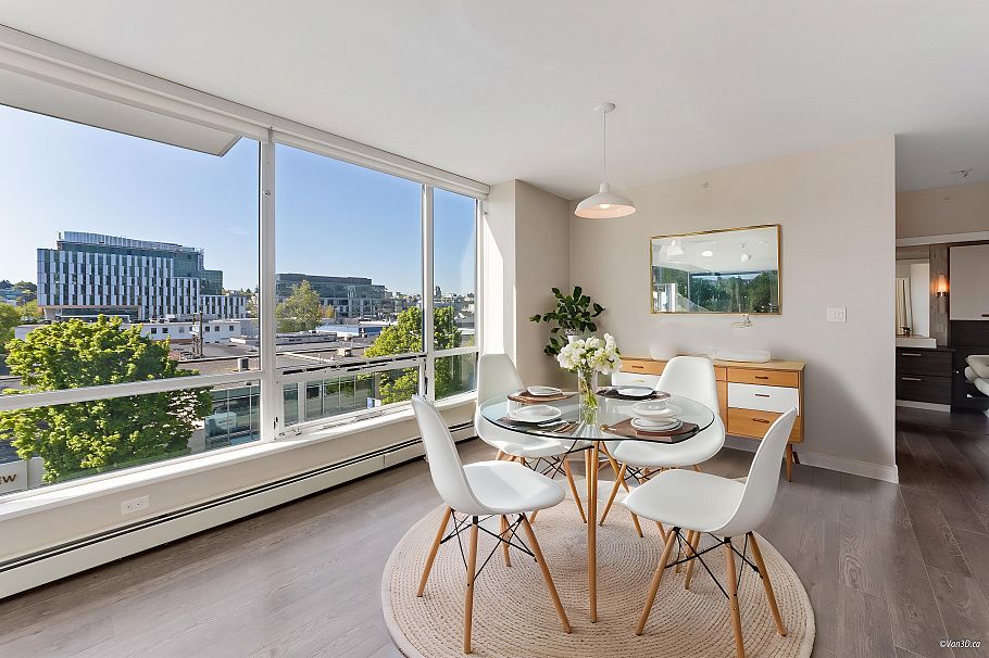 602 1783 Manitoba Street Vancouver, BC - 2