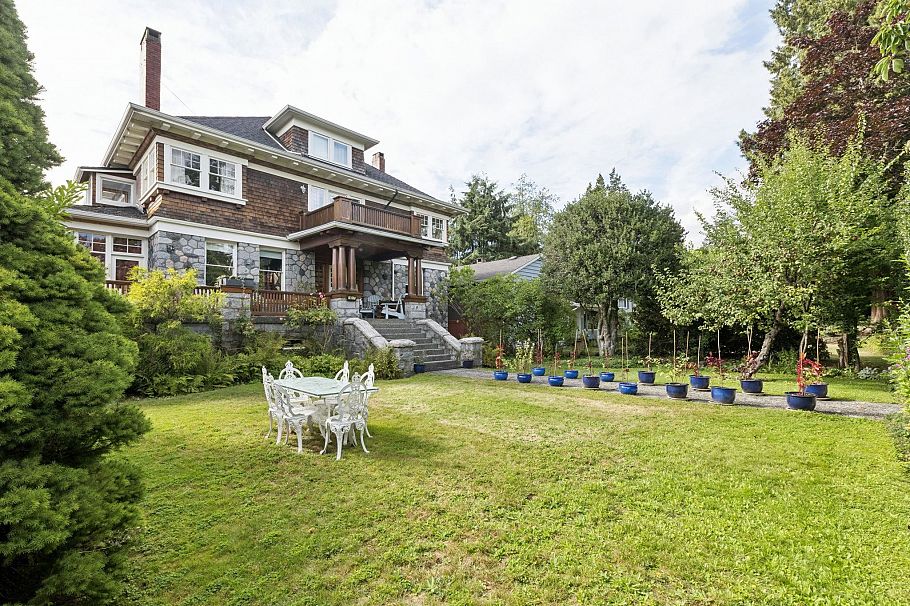 1617 W Grand Boulevard North Vancouver, BC - 3